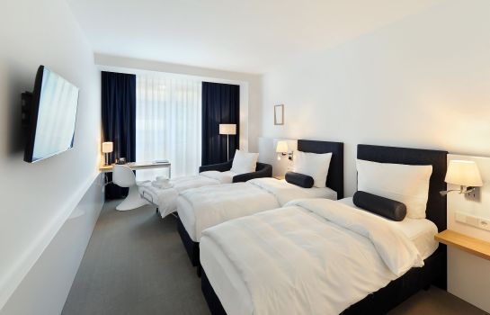 VI VADI HOTEL BAYER 89