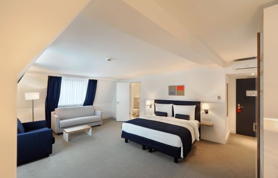 VI VADI HOTEL BAYER 89