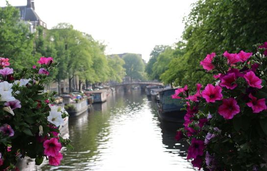 Floris Hotel