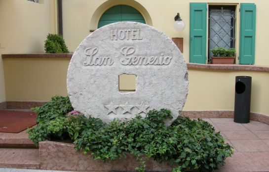 San Genesio Hotel