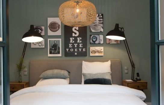 Eye Hotel