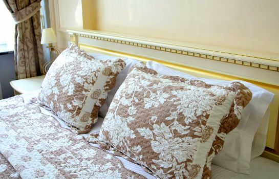 Vintage Hotel