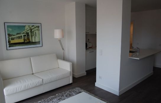 Wallis Apartments