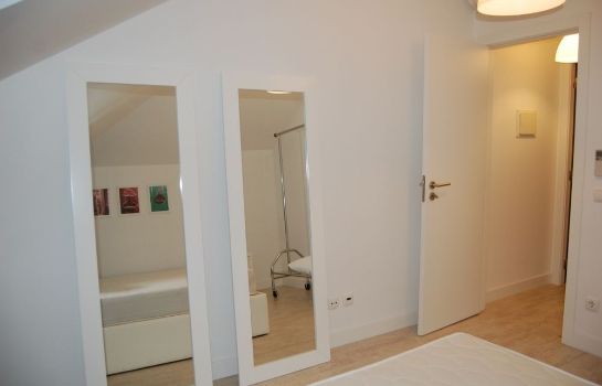Wallis Apartments
