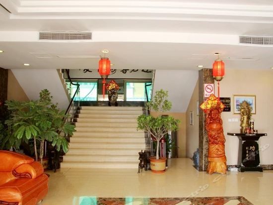 Paris Garden Business Hotel (Qingdao-Chengyang)