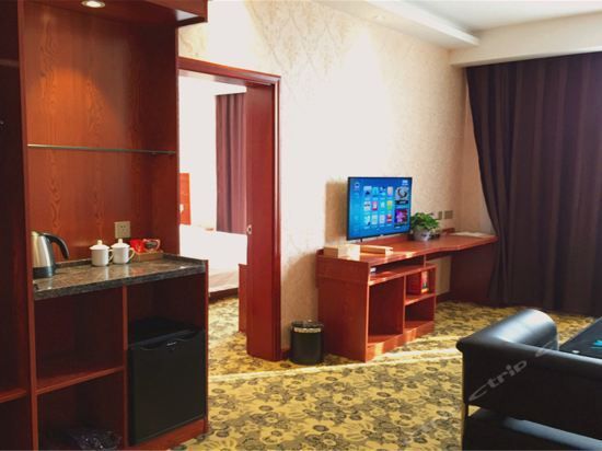 Qianyou International Hotel (Puyang)