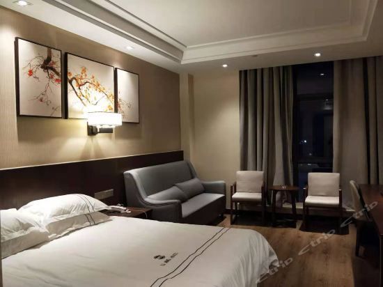 Hotel 湖州利景酒店 (Huzhou)