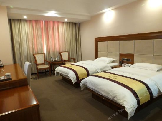 Hotel 临沧大豪庄园商务酒店 (Lincang)