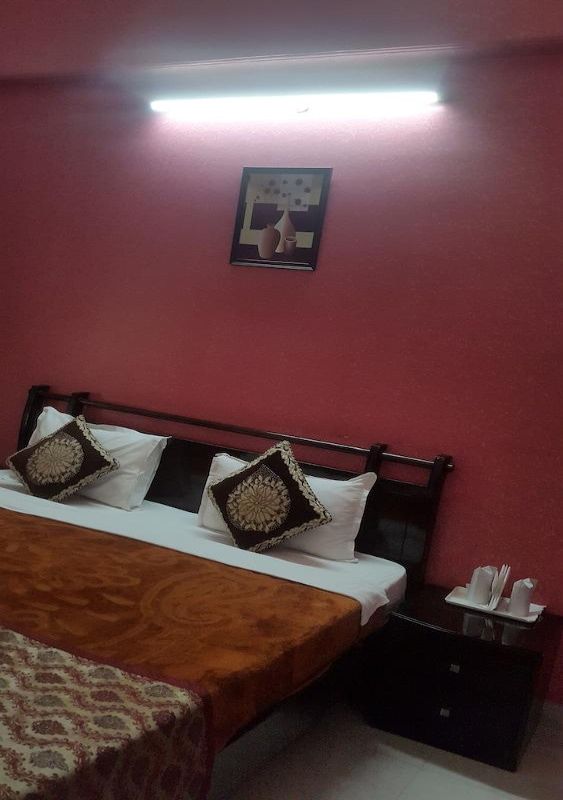 Hotel B&B INN (Noida)