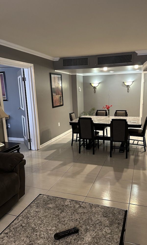 Ramada By Wyndham Las Cruces Hotel & Conference Center - Las Cruces, NM
