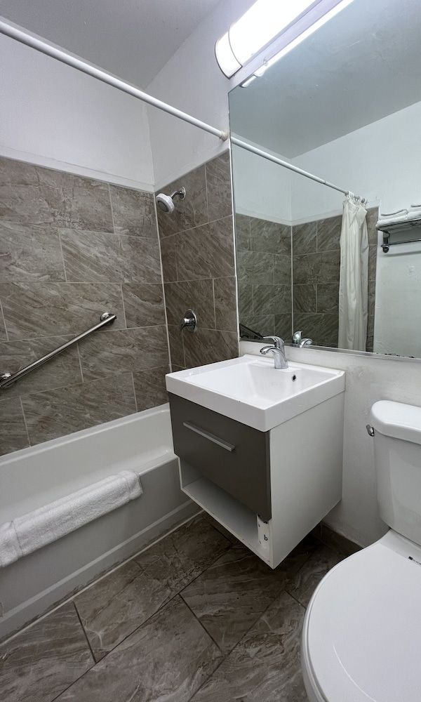 Days Inn By Wyndham Chico - Chico, CA