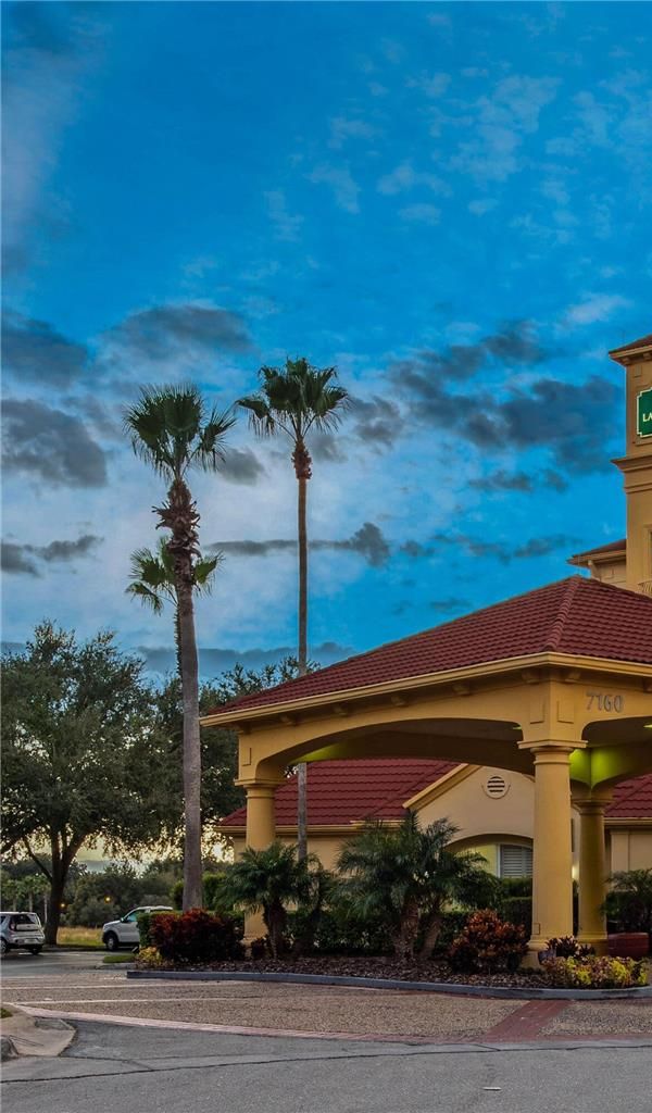 La Quinta Inn & Suites By Wyndham Orlando Airport - Orlando