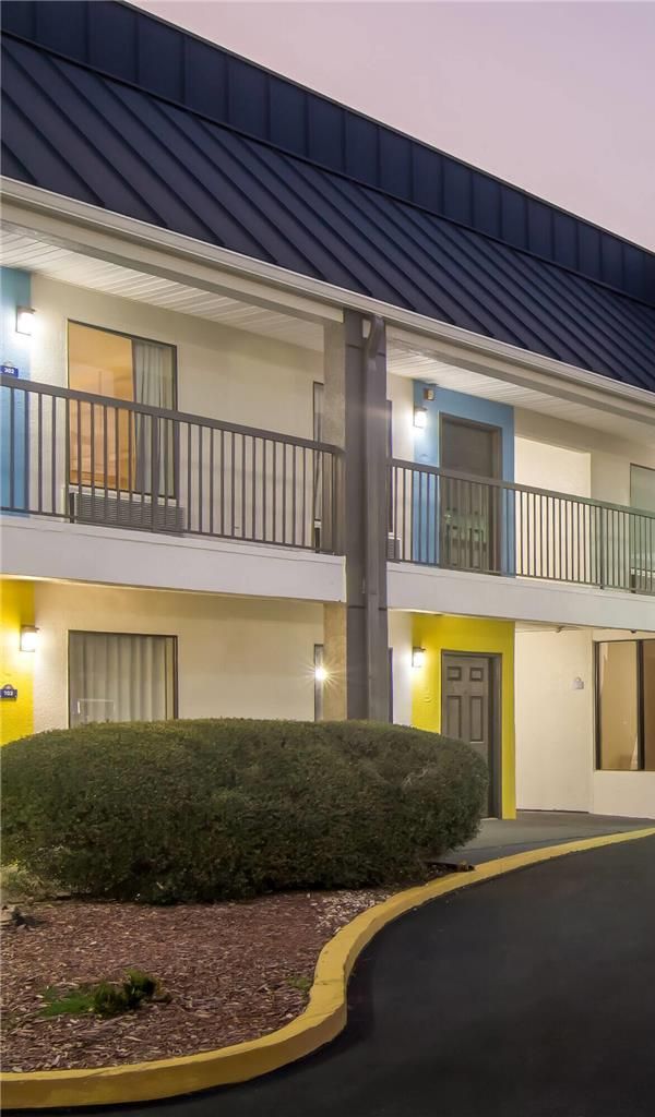 Days Inn By Wyndham Ocean Springs - Ocean Springs, MS
