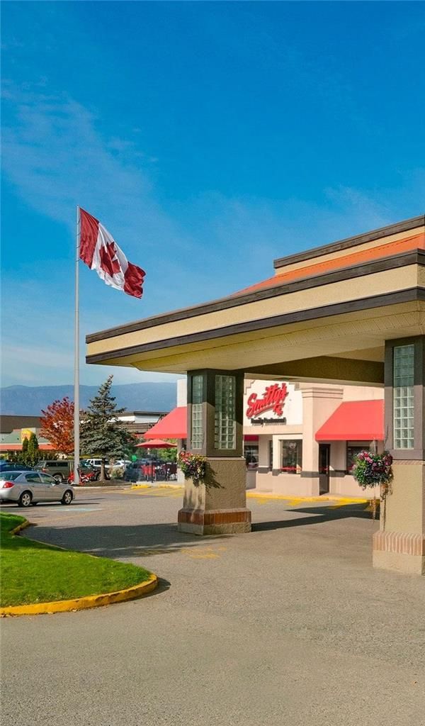 Ramada By Wyndham Kelowna Hotel & Conference Center - Kelowna