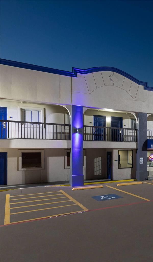 Days Inn By Wyndham Temple - Temple, TX