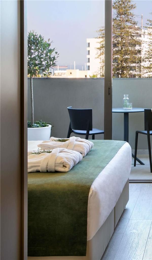 Mercure Larnaca Finikoudes Beach - Larnaca
