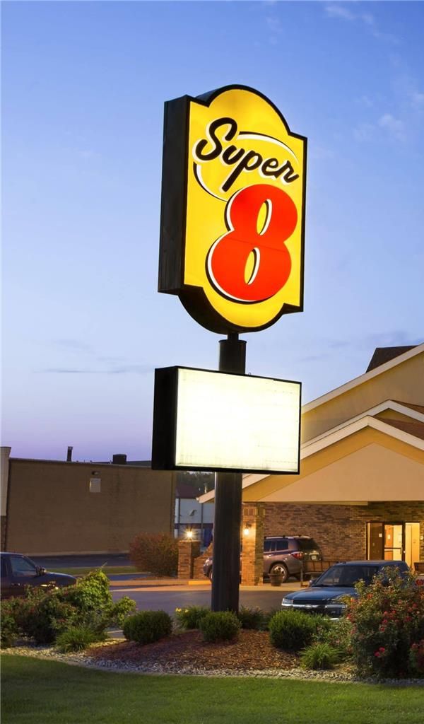 Super 8 By Wyndham Alton - Alton, IL