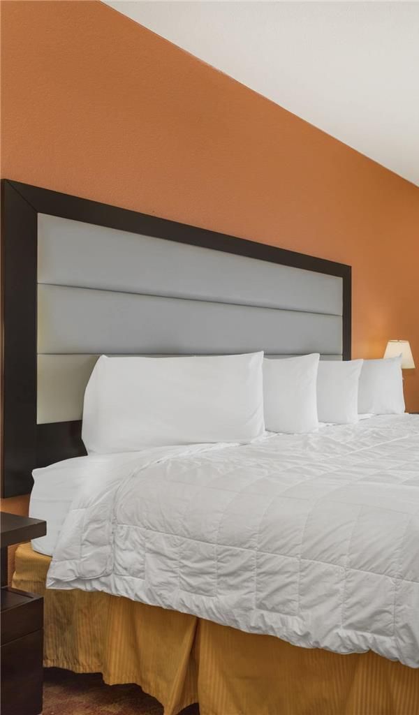 Baymont By Wyndham Fayetteville - Fayetteville, AR
