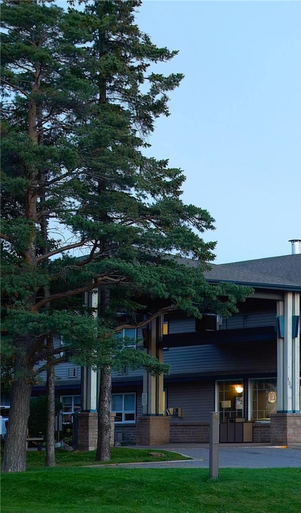 Super 8 By Wyndham Sault Ste Marie On - Sault Ste. Marie