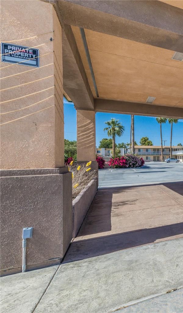 Rodeway Inn & Suites Blythe I-10 - Blythe, CA