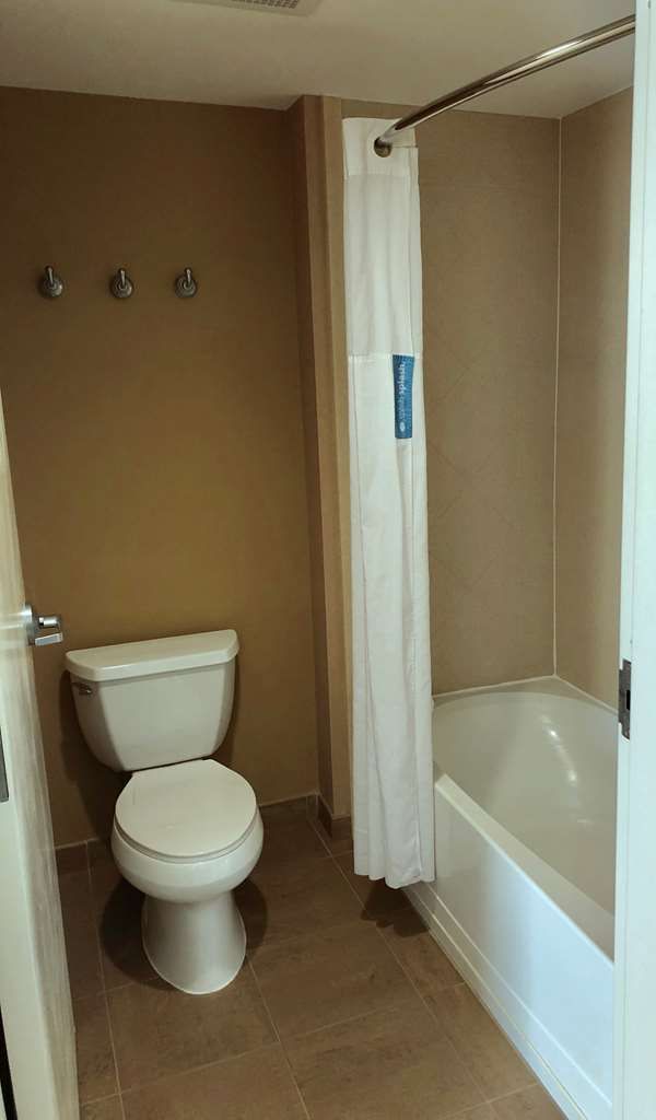 Hampton Inn & Suites Norfolk-airport - 노퍽