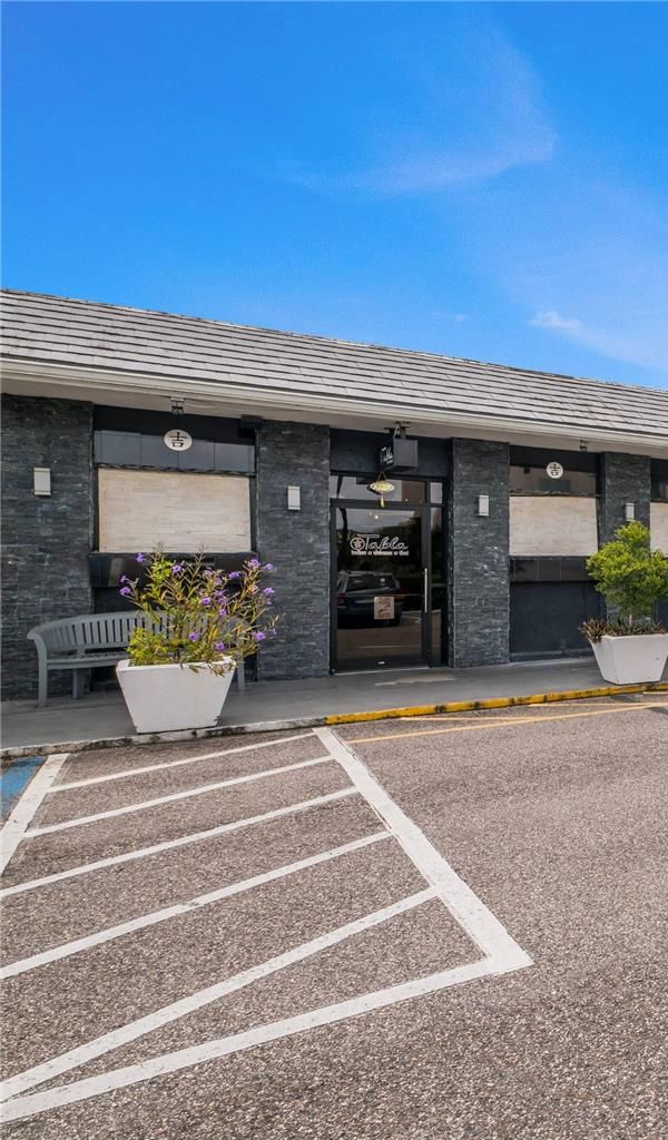 Clarion Inn & Suites Across From Universal Orlando Resort - Orlando