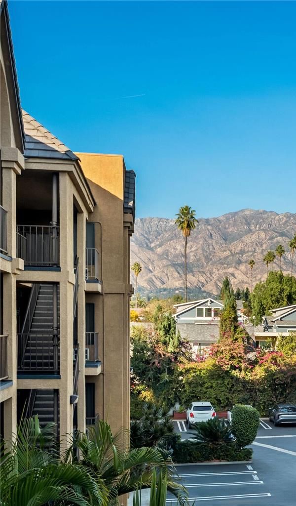 Howard Johnson By Wyndham Pasadena - Pasadena, CA