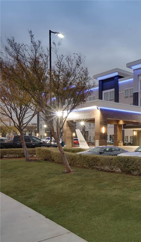 La Quinta Inn & Suites By Wyndham Dallas Love Field - Dallas, TX