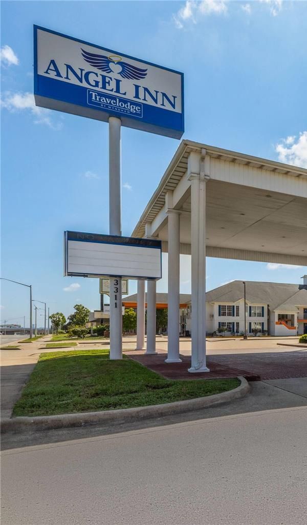 A Travelodge By Wyndham Angel Inn Near Imax - Branson West, MO