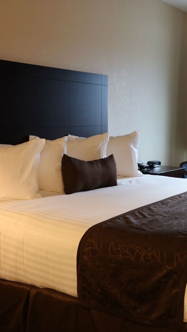 Cobblestone Inn & Suites - Maryville - Maryville, MO