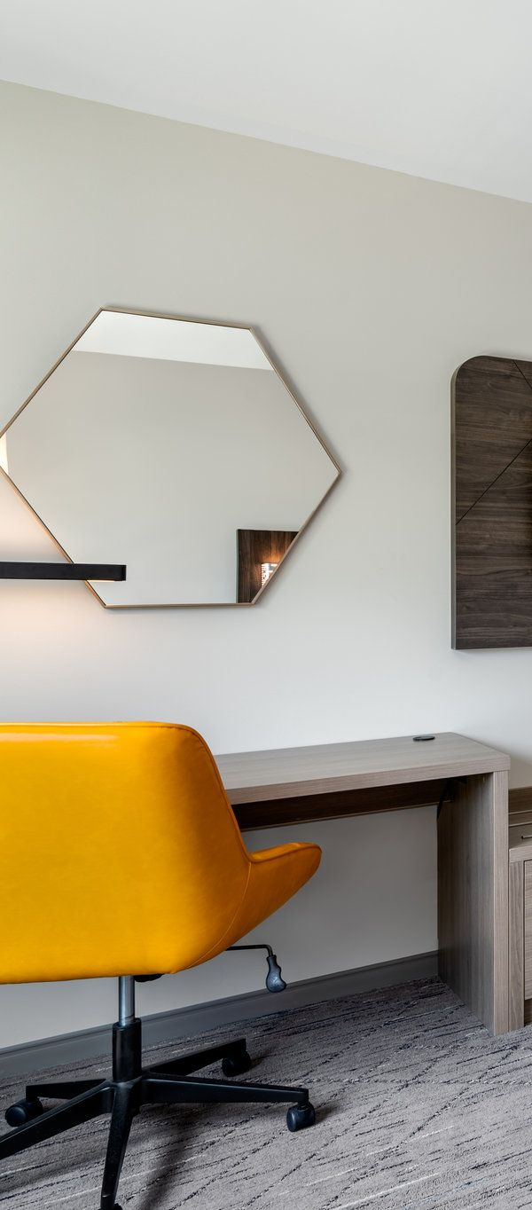 Holiday Inn Express & Suites Pittsfield-lenox-berkshires By Ihg - Lenox, MA