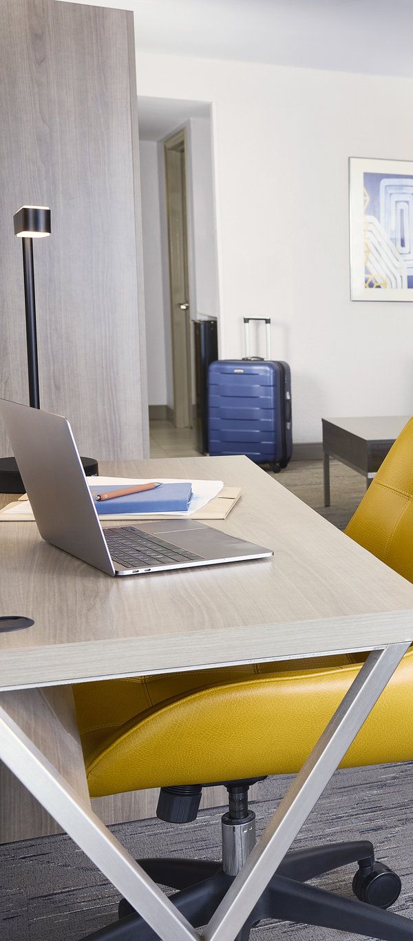 Holiday Inn Express & Suites Elgin - Chicago Northwest By Ihg - Elgin, IL