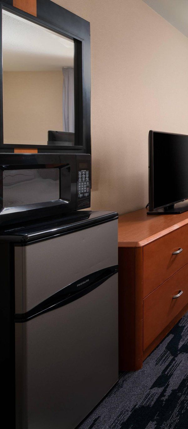 Fairfield Inn And Suites By Marriott Redding - Redding, CA