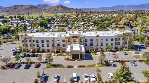 Hampton Inn & Suites Hemet - Hemet, CA