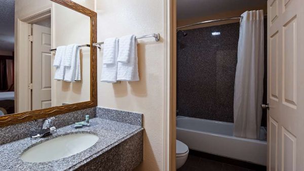 Best Western Executive Inn - Marshall