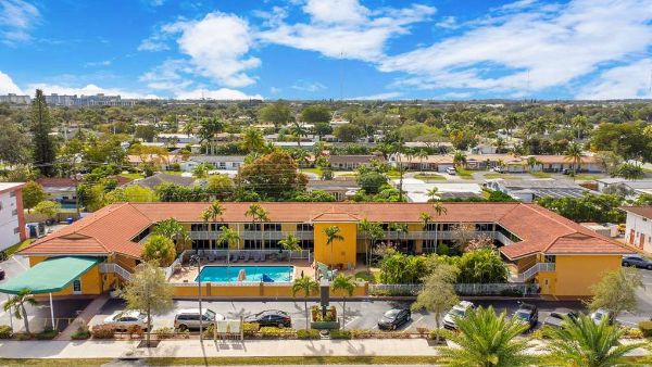 Quality Inn & Suites Airport/cruise Port Hollywood - Hollywood, FL