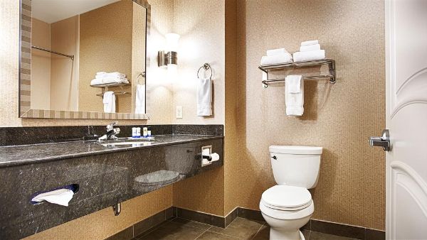 Best Western Plus Texarkana Inn & Suites - Texarkana, TX