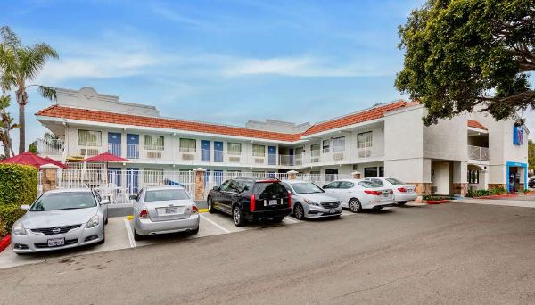 Motel 6 Carlsbad East Ca - Carlsbad, CA