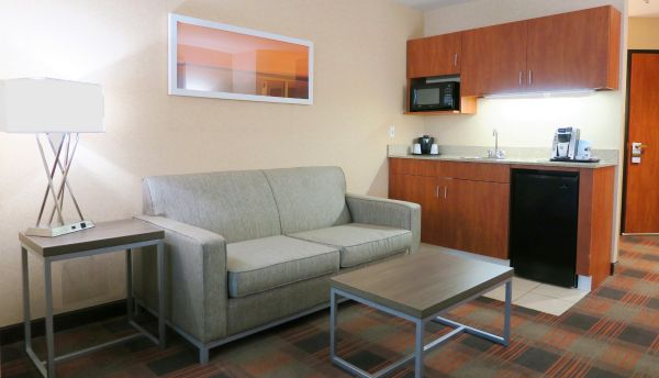 Holiday Inn Express & Suites Elk Grove Central - Hwy 99 By Ihg - Sacramento, CA