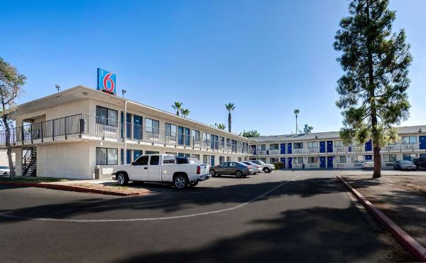 Motel 6 Bakersfield South - Bakersfield, CA