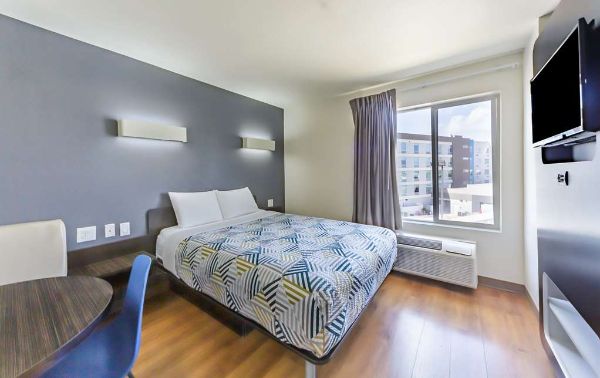 Motel 6 Laredo Airport - Laredo, TX