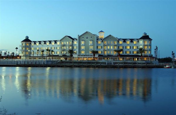Waterfront Inn - The Villages, FL