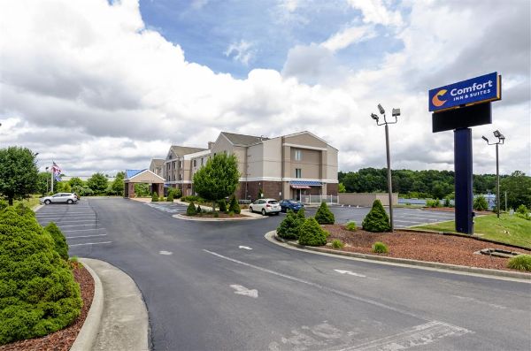 Comfort Inn & Suites Hillsville I-77 - Galax, VA