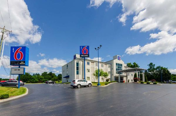 Motel 6 Bristol - Bristol, TN