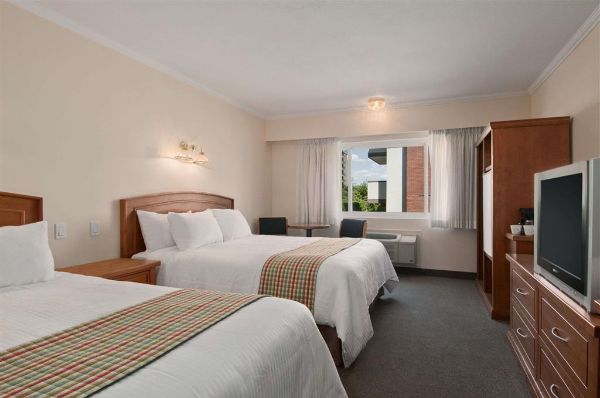 Travelodge By Wyndham Kamloops - Kamloops