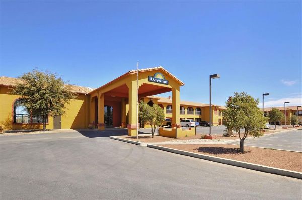 Days Inn By Wyndham Carlsbad - Carlsbad, NM