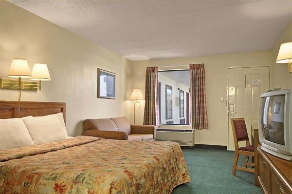 Days Inn By Wyndham Apple Valley Pigeon Forge/sevierville - Sevierville, TN