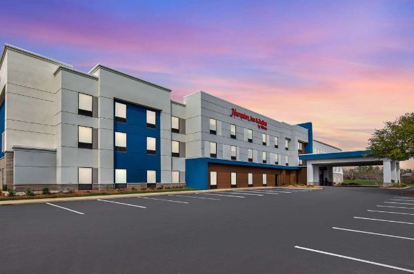 Hampton Inn & Suites Dothan - Dothan, AL