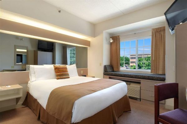 Microtel Inn & Suites By Wyndham Bloomington Msp Airport - Bloomington, MN