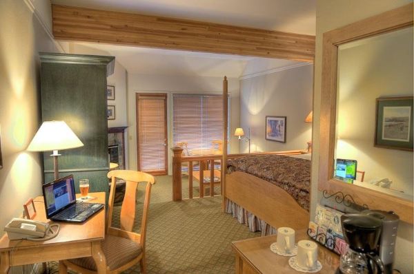 Pine Ridge Inn - Bend